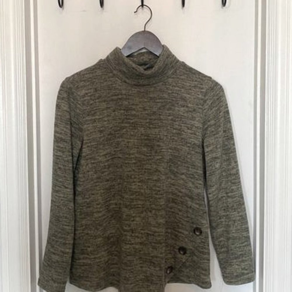 Women’s Turtle Neck Kenar Sweater (Size Small)